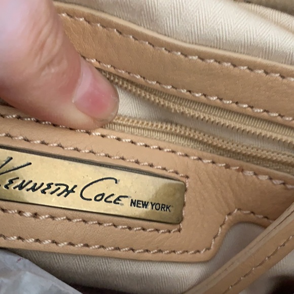 Kenneth Cole Cream leather bag with braided straps - Picture 4 of 11